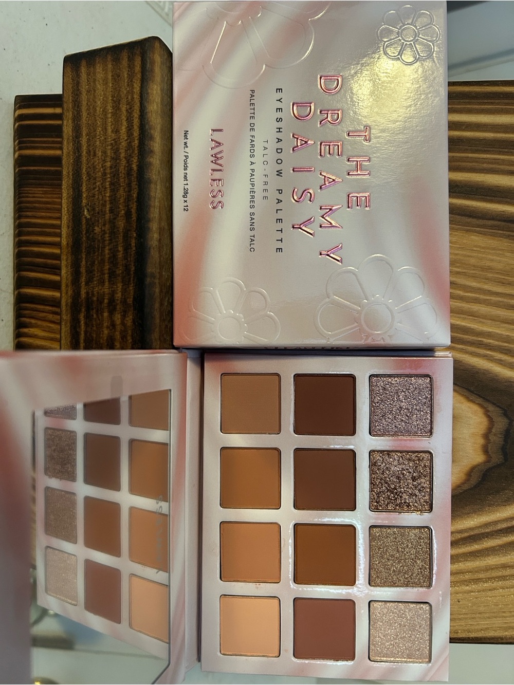 LAWLESS Dreamy Daisy Eyeshadow Palette - Pink & Neutral Browns